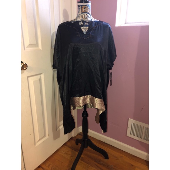 🦈Shark bite hem blouse🦈 - Picture 1 of 7